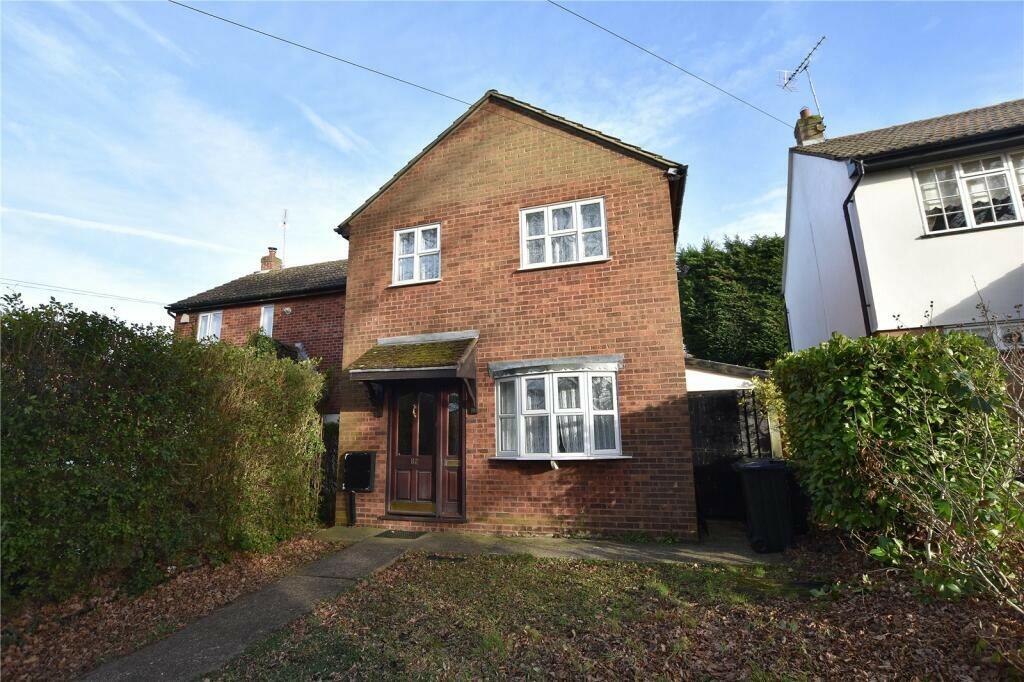 3 bedroom semidetached house for rent in Dorset Way, Billericay, Essex