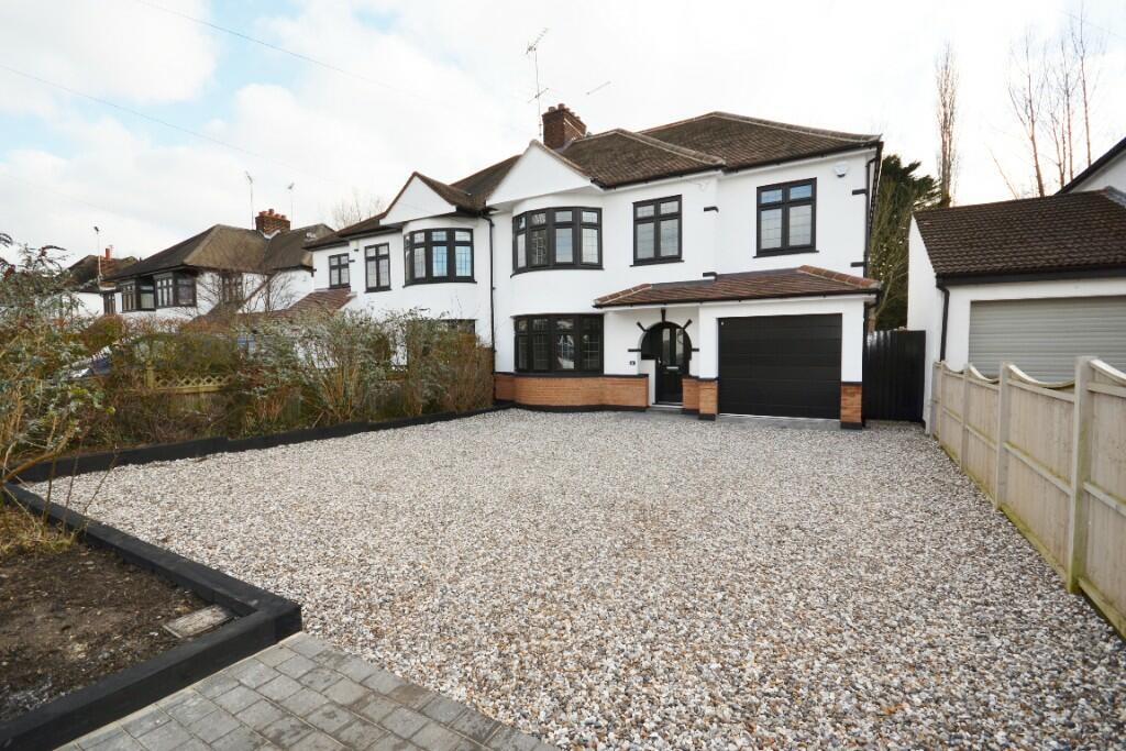 5 bedroom semidetached house for rent in FRIARS AVENUE, Brentwood, CM15