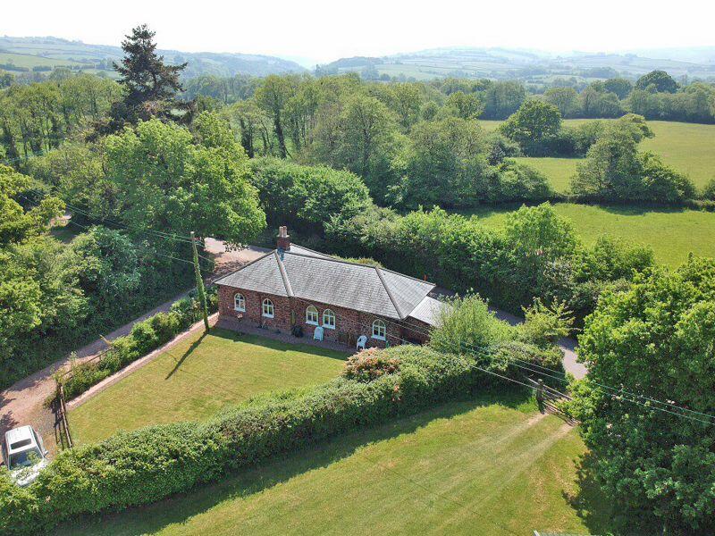 3 bedroom detached house for sale in Cowbridge, TA24