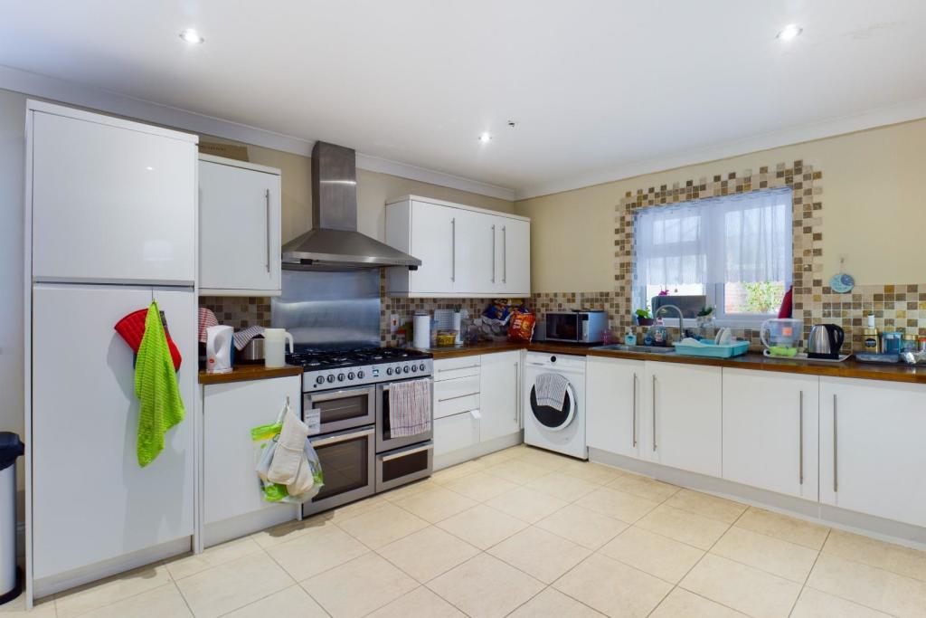 Additional property image - Doddinghurst Road, Doddinghurst, Brentwood