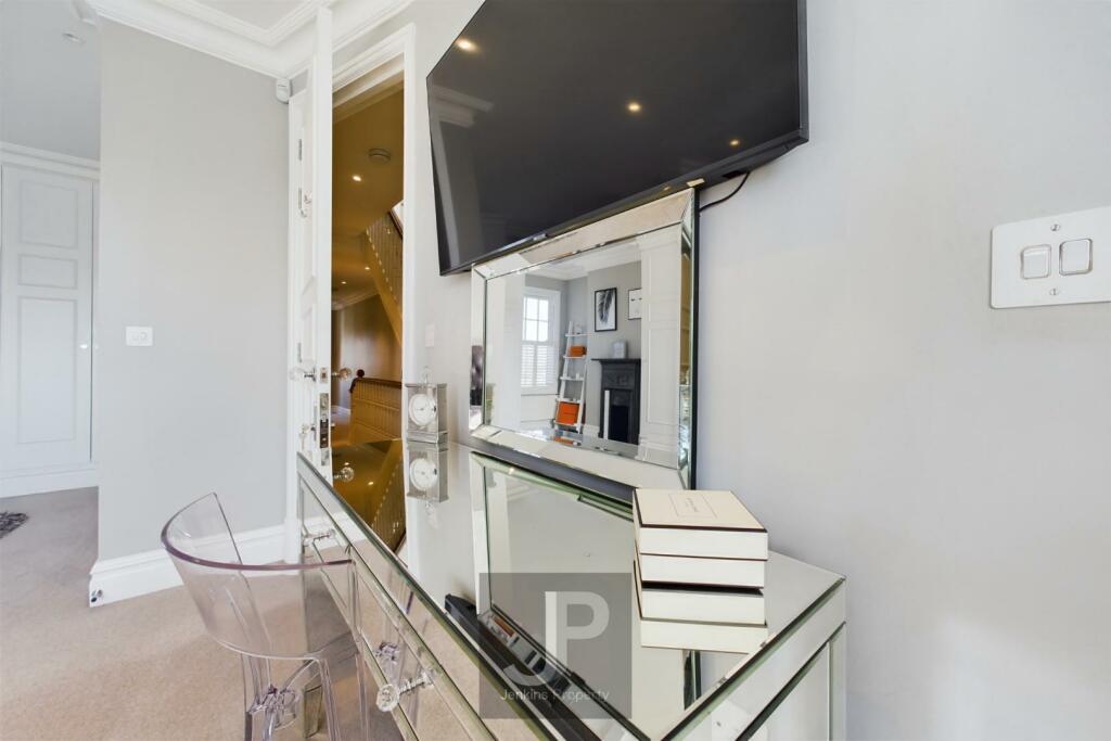 Additional property image - Robin Hood Road, Brentwood