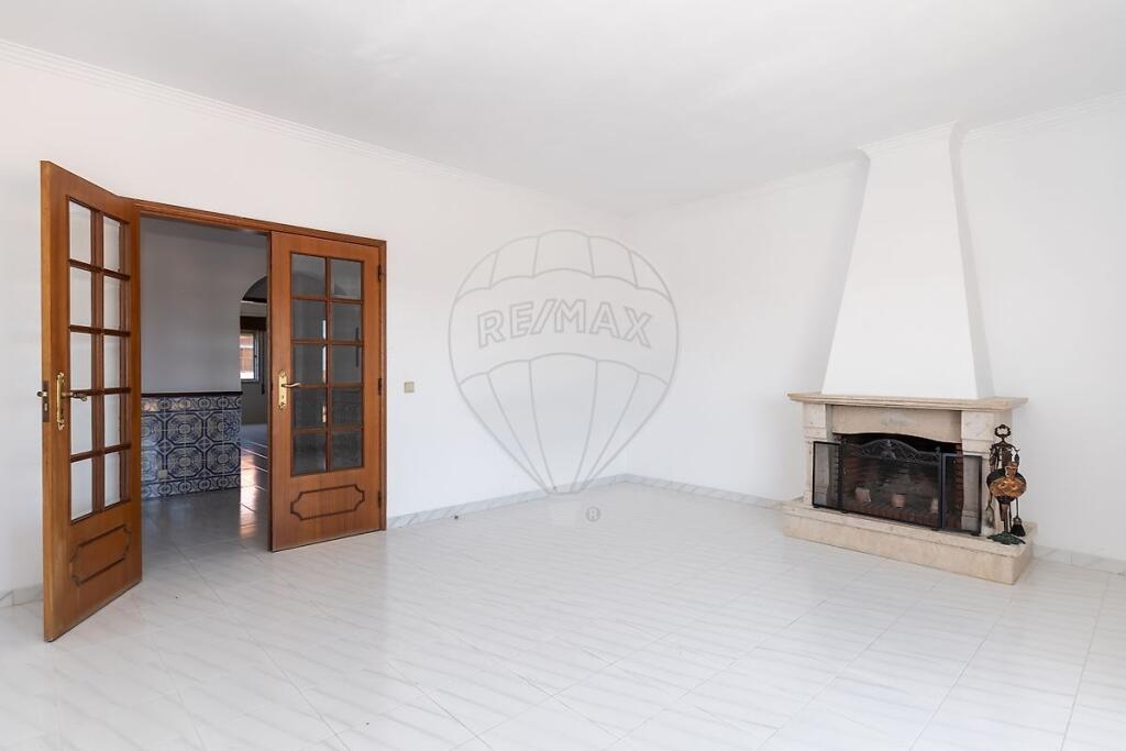 Main image of property: Setúbal, Montijo