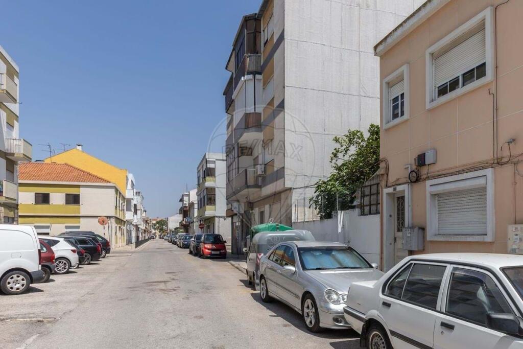 Main image of property: Setúbal, Barreiro