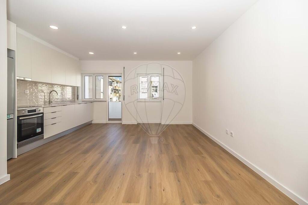 Main image of property: Setúbal, Barreiro