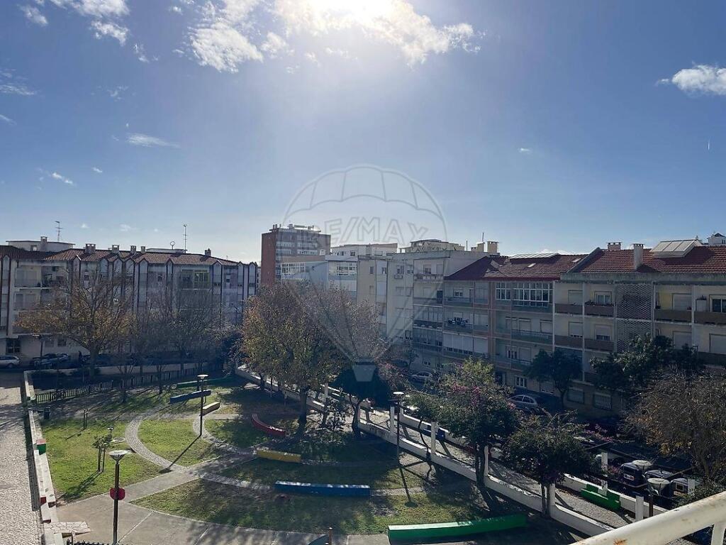 Main image of property: Setúbal, Almada