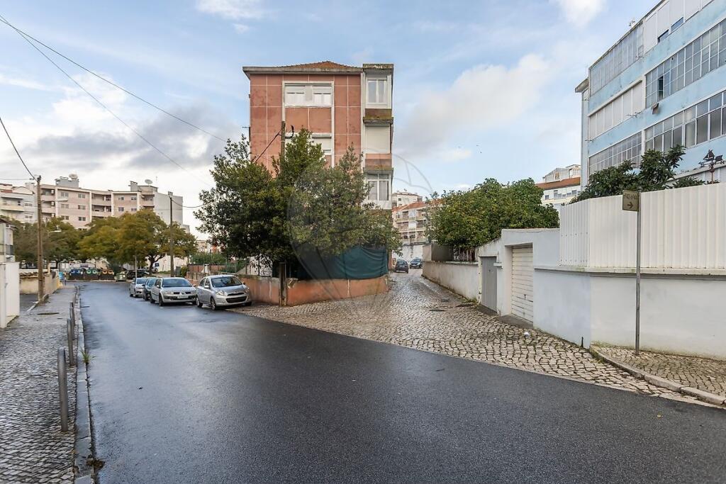 Main image of property: Setúbal, Almada