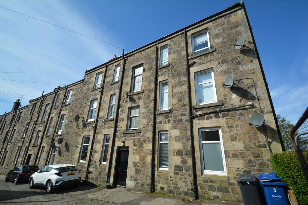 Main image of property: Flat 2/2, 3 Rosebank Terrace, Kilmacolm, PA13 4EW