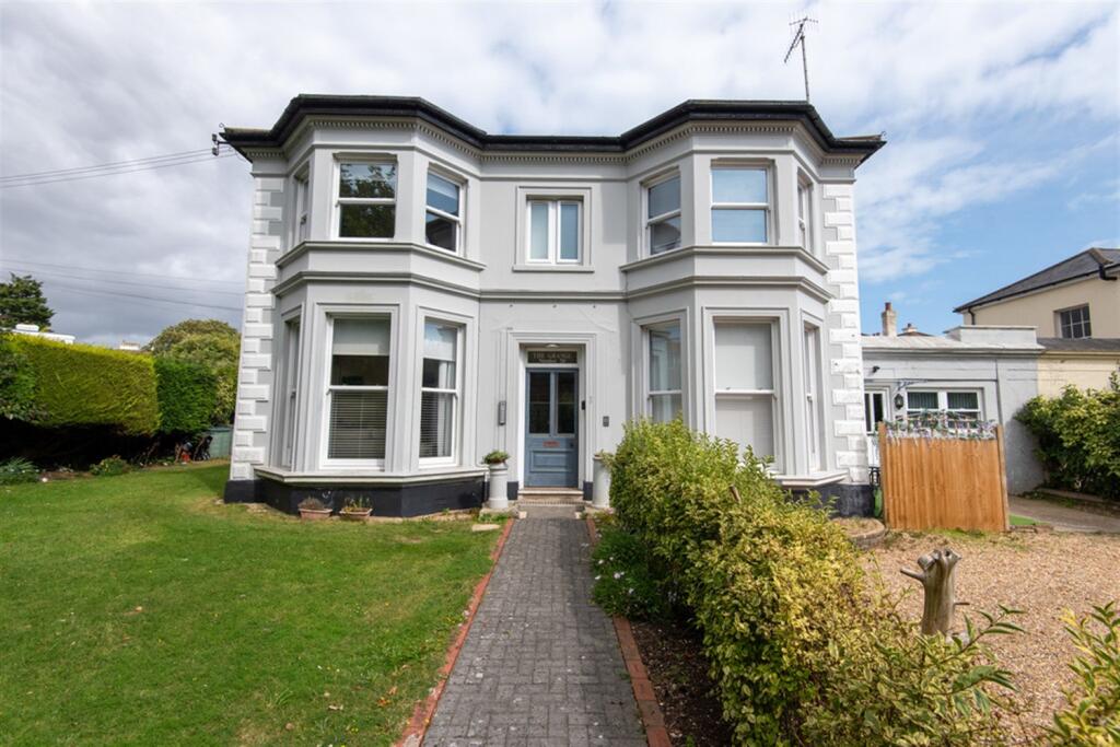 Main image of property: 50 Crescent Road, Worthing, BN11