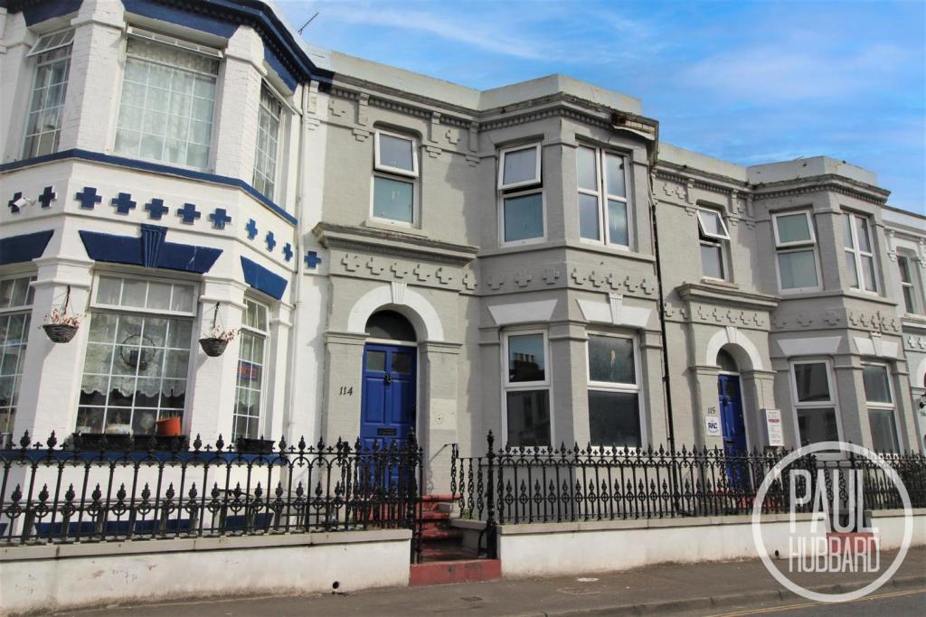 6 bedroom house for sale in Wellesley Road, Great Yarmouth, Norfolk, NR30