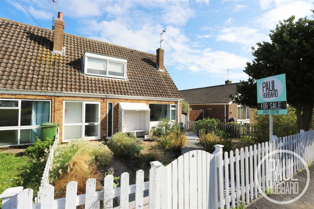 3 bedroom house for sale in Manor Walk, Kessingland, NR33