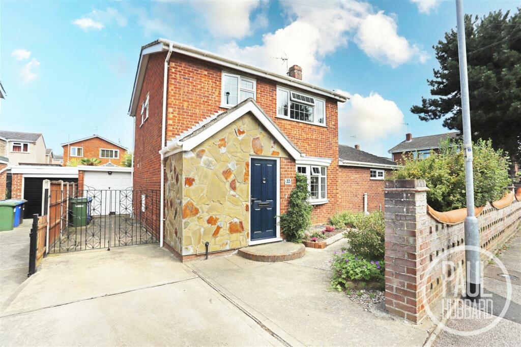 4 bedroom detached house for sale in Sands Lane, Oulton, NR32