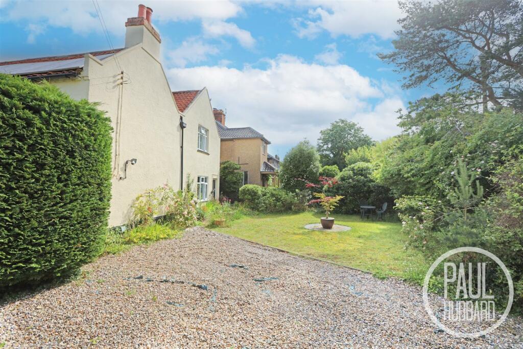 5 bedroom detached house for sale in Stradbroke Road, Pakefield, NR33