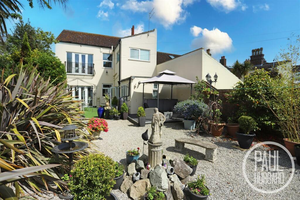 4 bedroom semidetached house for sale in Southtown Road, Great