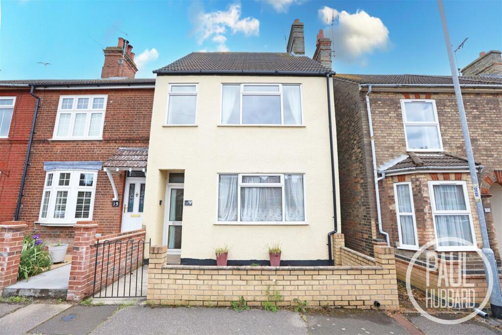 3 bedroom terraced house for sale in Rochester Road, Pakefield, NR33