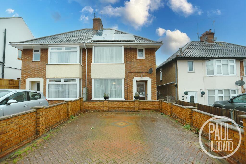 Main image of property: The Avenue, Pakefield, NR33