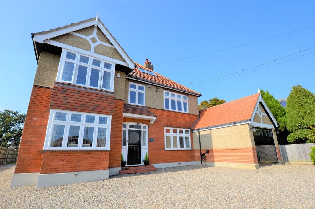 6 bedroom detached house for sale in Elm Tree Road, Oulton Broad South