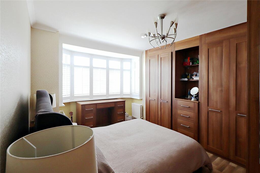 5 bedroom semidetached house for sale in Little Heath Road, The