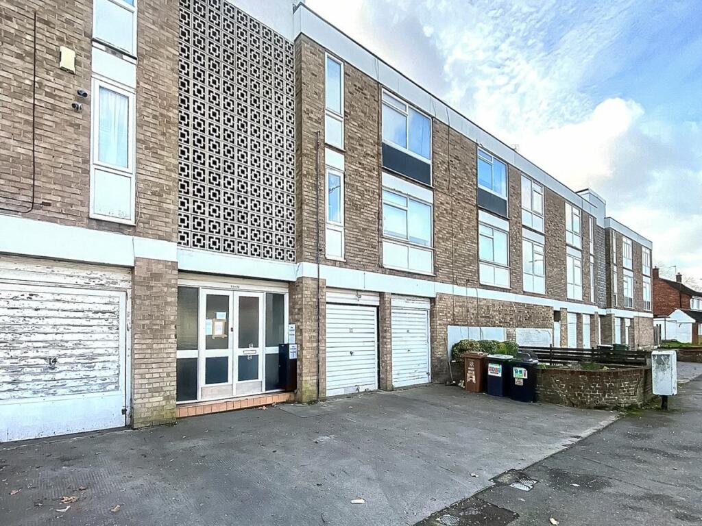 2 bedroom apartment for sale in St Michael's Rise, Okehampton Crescent