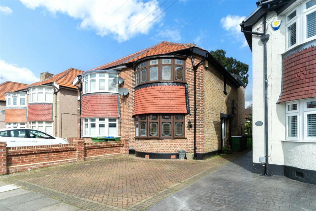 3 bedroom semidetached house for sale in Swanley Road, Welling, Kent, DA16