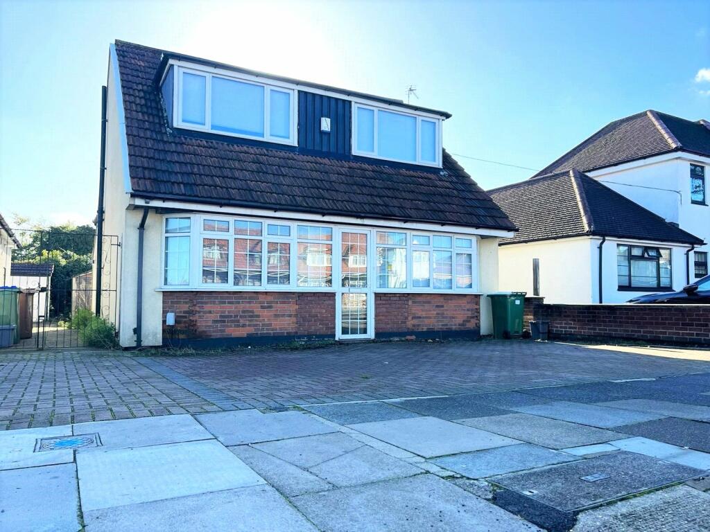 4 bedroom detached house for rent in King Harolds Way, Bexleyheath