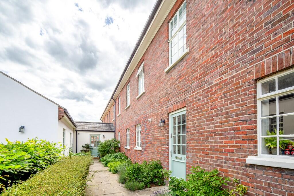 Main image of property: Orchard Lane, Bicester, Oxfordshire, OX27