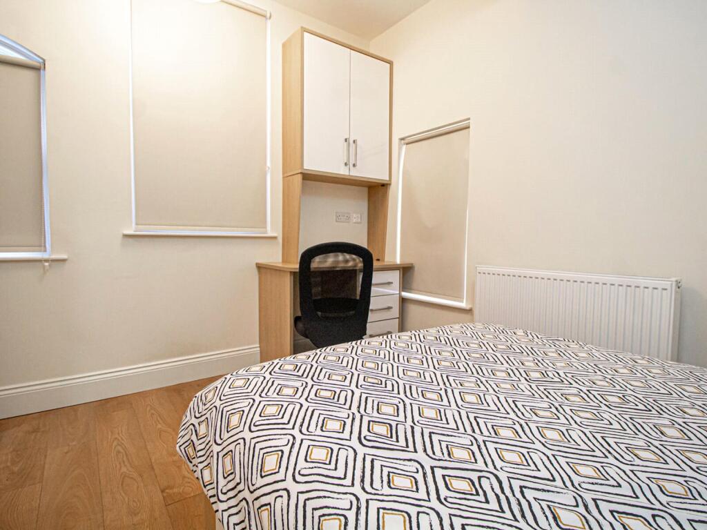 2 bedroom apartment for rent in Fairbairn Residence #872142, LS2