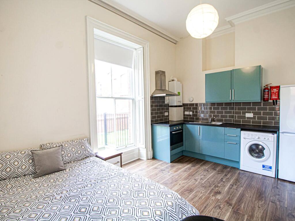 Main image of property: Apt 3, Clarendon House #806670