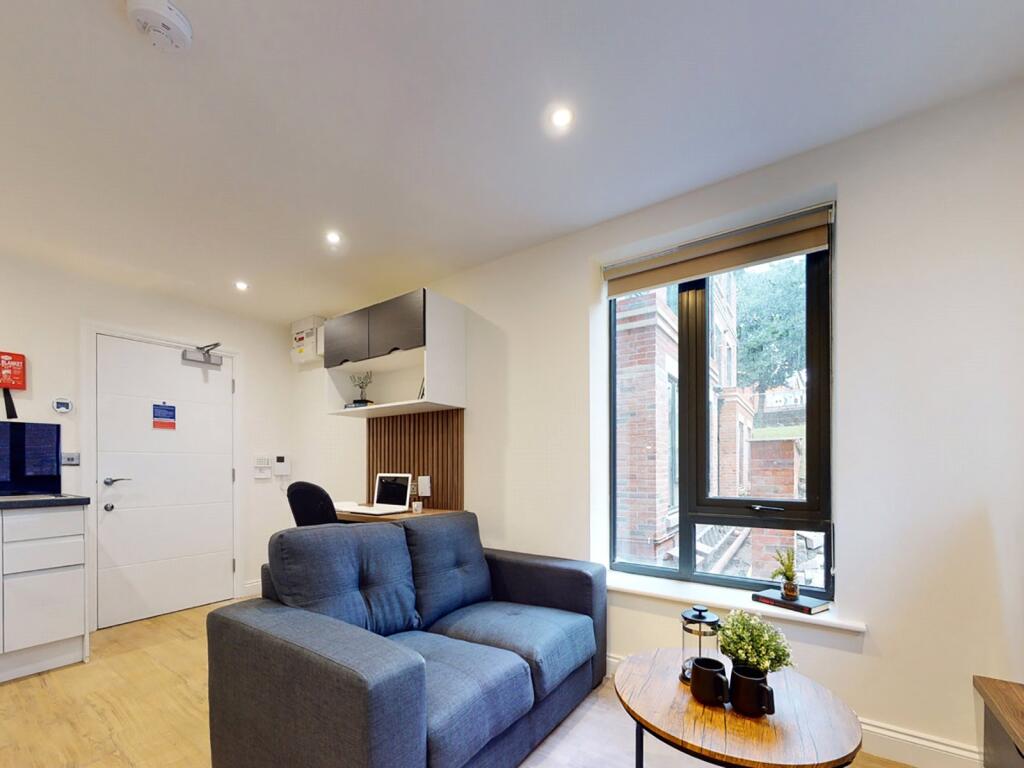 Main image of property: Flat 12, 34 Hyde Terrace #225657