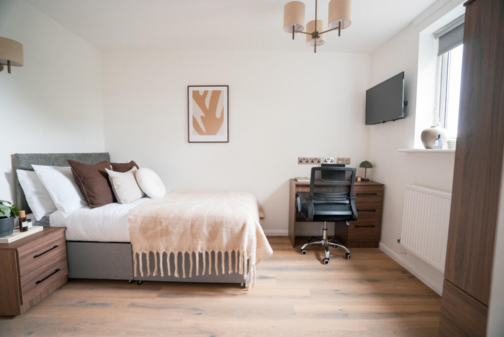 Main image of property: Apt 904, Cambridge House #463936