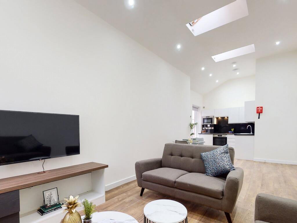 Main image of property: Apt 17, 29 Clarendon Road #605243