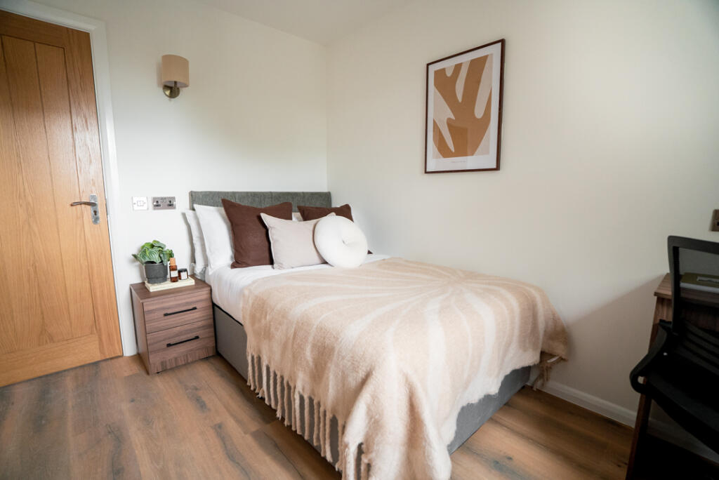 Main image of property: Apt 203, Cambridge House #873604