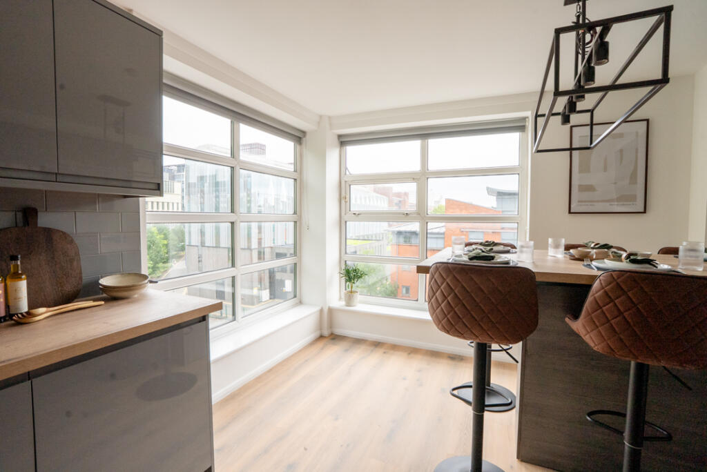 Main image of property: Apt 202, Cambridge House #966953