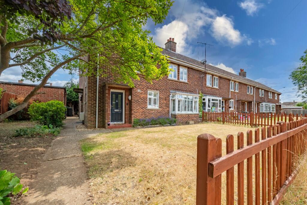 Main image of property: 16 Newtown, Potton, Sandy, Bedfordshire, SG19 2QH