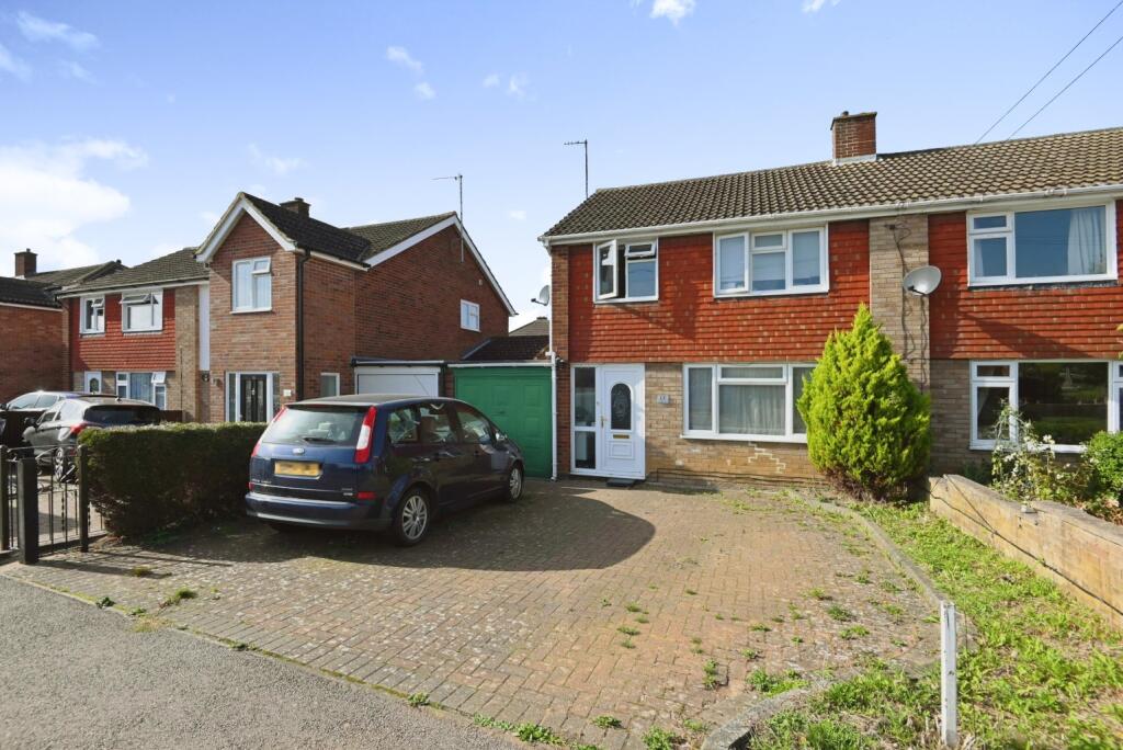 3 bedroom semidetached house for sale in Longsands Road, St. Neots, Cambridgeshire, PE19