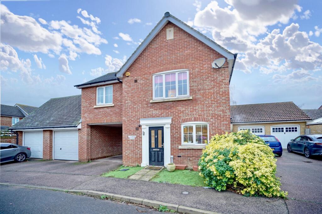 4 bedroom detached house for sale in Parker Close, Eynesbury, St. Neots