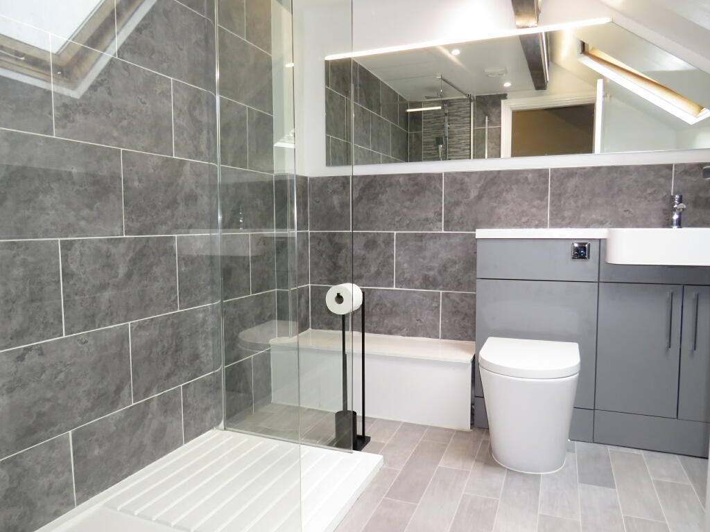 3 bedroom end of terrace house for rent in Albert Road, SOWERBY BRIDGE, HX6