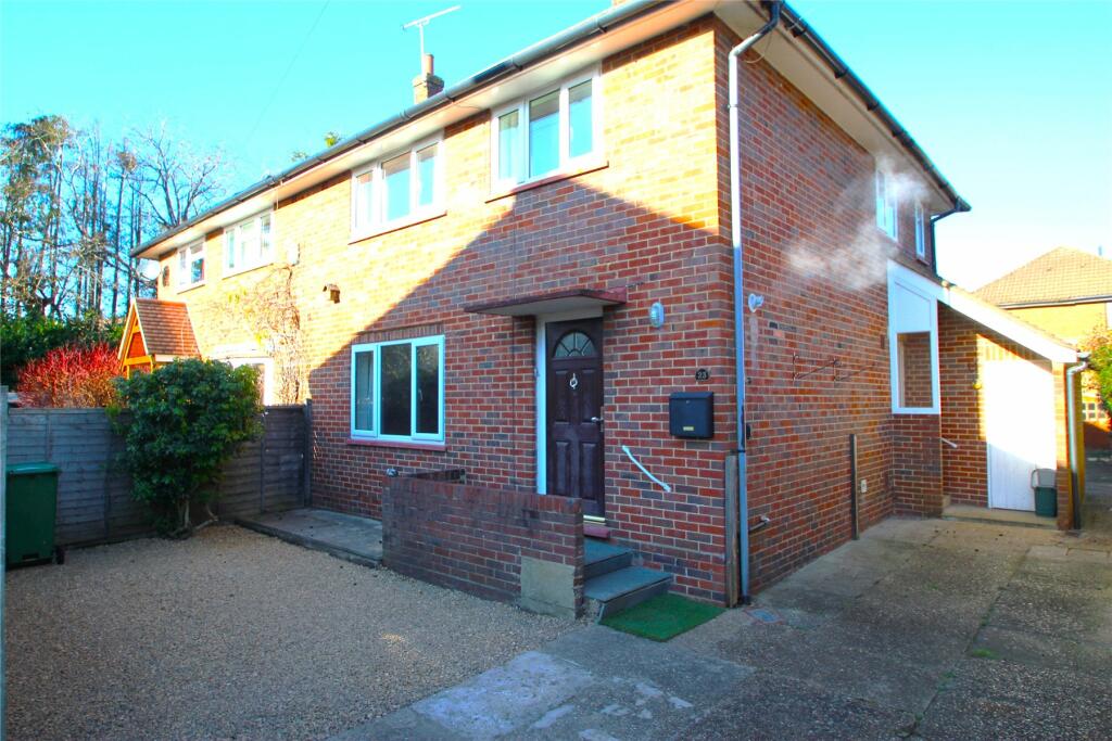 3 bedroom semidetached house for sale in Oakdene, Chobham, Woking
