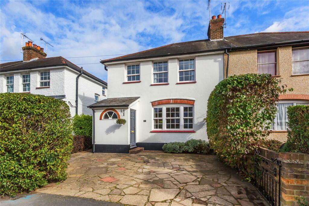 3 bedroom semidetached house for sale in Well Lane, Horsell, Surrey, GU21