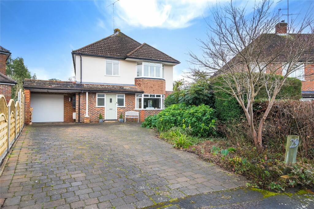 5 bedroom detached house for sale in Horsell Park Close, Horsell