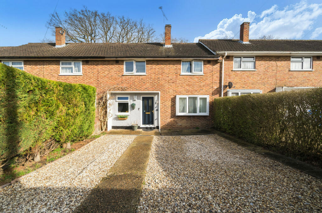 3 bedroom terraced house for sale in Hammond Road, Horsell, Surrey, GU21