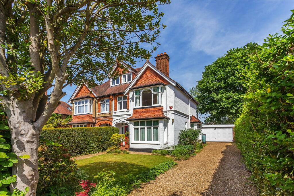 5 bedroom semidetached house for sale in Waldens Park Road, Horsell