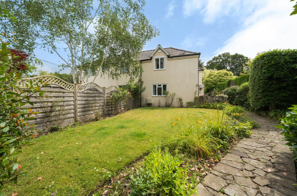 3 bedroom semidetached house for sale in Windsor Road, Chobham, Woking