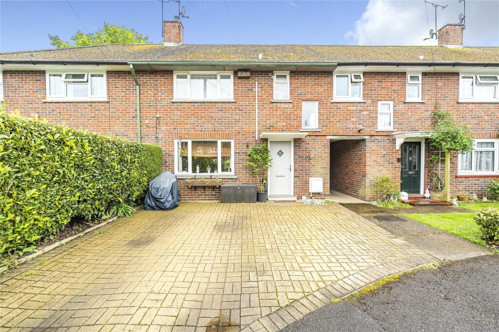 2 bedroom terraced house for sale in Oakdene, Chobham, Woking, Surrey, GU24