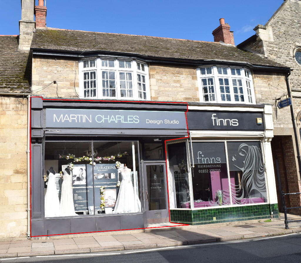 High street retail property for rent in Oundle, PE8