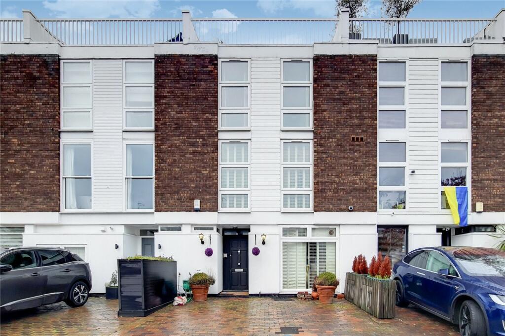 4 bedroom terraced house for rent in Quickswood,
Primrose Hill, NW3