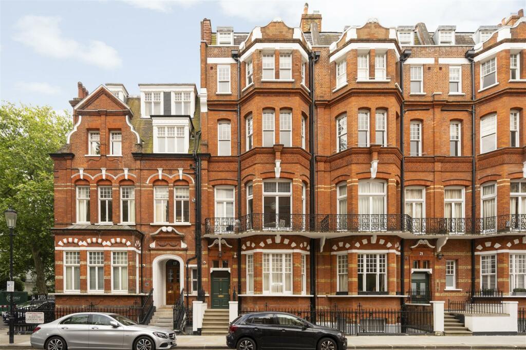3 bedroom apartment for sale in Egerton Gardens, Knightsbridge SW3