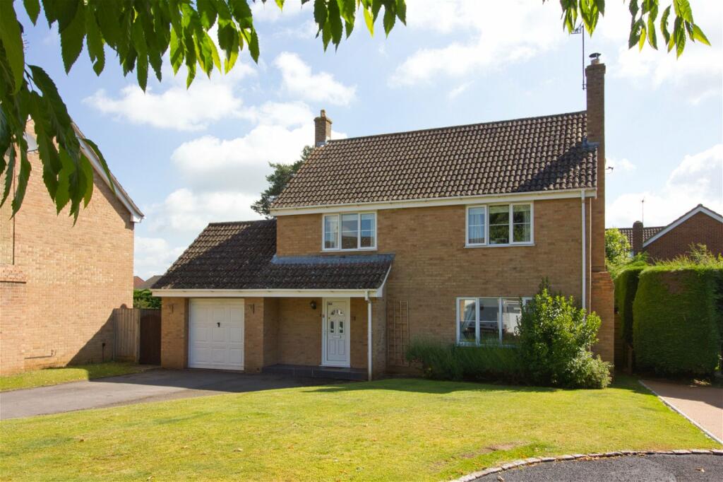 4 bedroom detached house for sale in Rowde, Devizes, Wiltshire, SN10