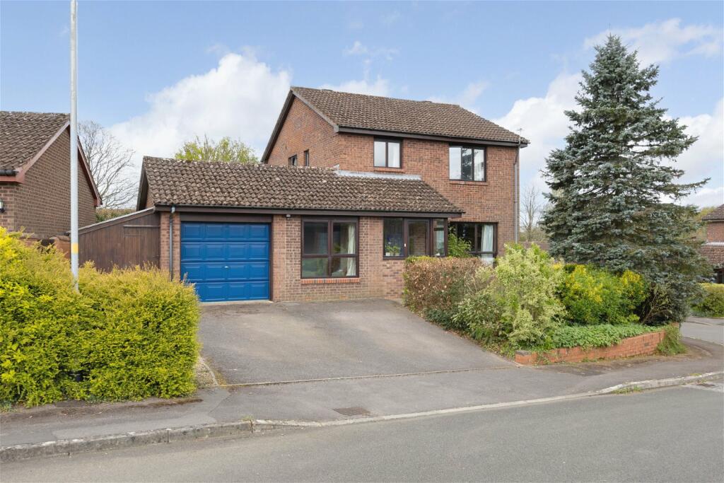 4 bedroom detached house for sale in Greystones, Bromham, Wiltshire