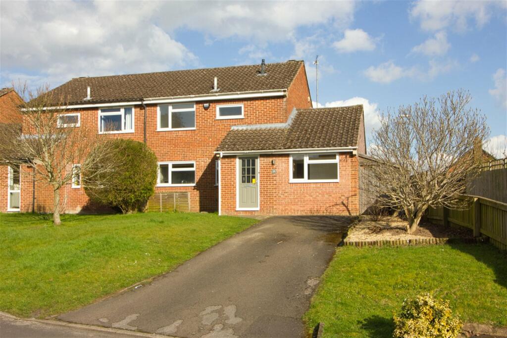 4 bedroom semidetached house for sale in Green Lane, Devizes