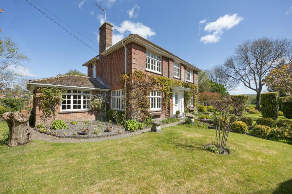 3 bedroom detached house for sale in Bourton, Cannings, Devizes